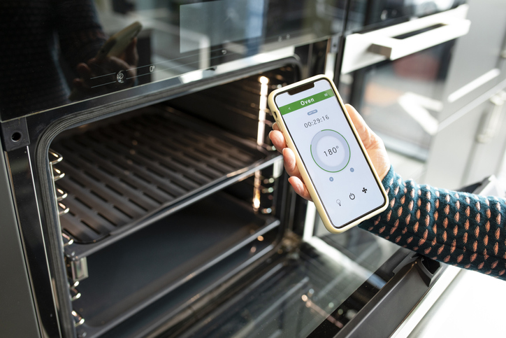 Smart-Ovens-Can-Preheat-Remotely